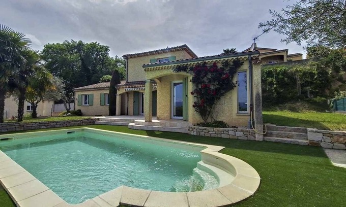 Soyons Villa | Belle Villa Avec Piscine - 6 Personnes