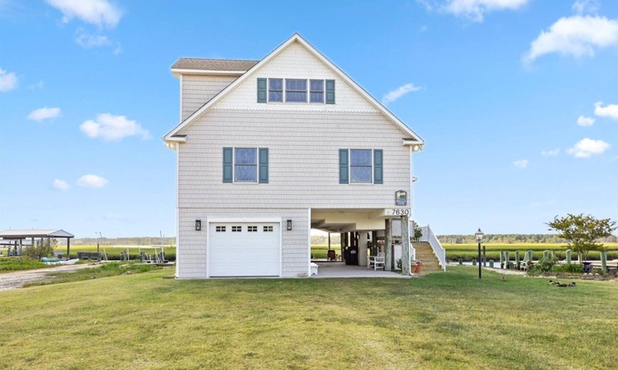 Chincoteague House | Belle Vue - Waterfront with Lighthouse Views!