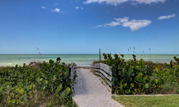 Belleair Beach House | Belleair Beach 3 Bedroom Beachview Townhome