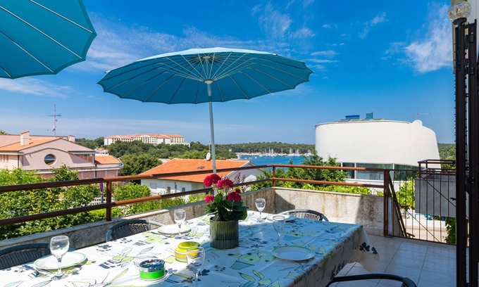Pjescana Uvala Apartment | Bellevue by Interhome
