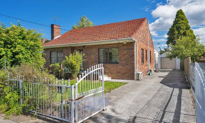 Belmore House | Belmore Brand new renovated 3Br house|AC & ParkingnnSharennSaven