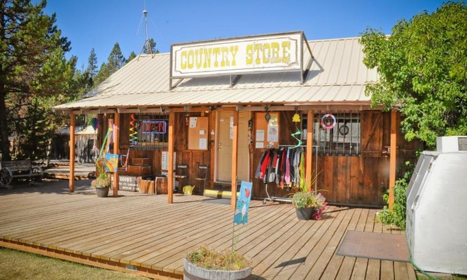 Three Rivers Resort | Bend-Sunriver Camping Resort Cottage 1