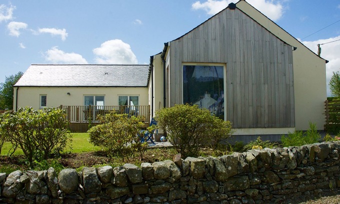 Castle Douglas House | Bengali Holiday Cottage - Sleeps 8 - Luxury Bungalow - Great Location
