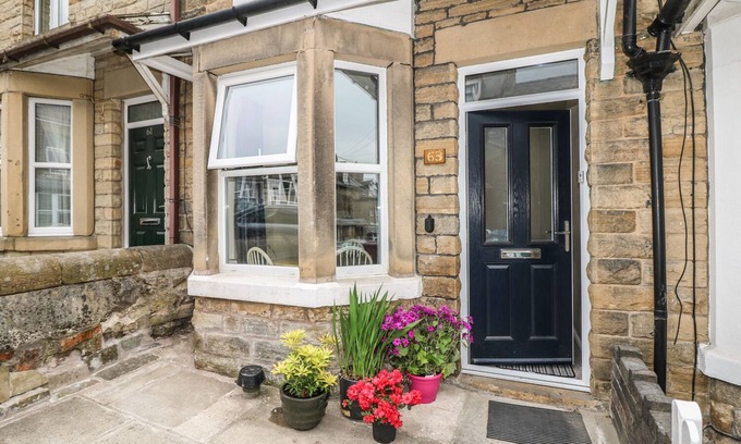 Buxton Cottage | BENNETT STREET, pet friendly, with a garden in Buxton
