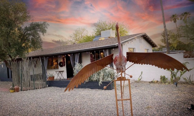 Midtown House | Benton Place - Stylish Desert Escape