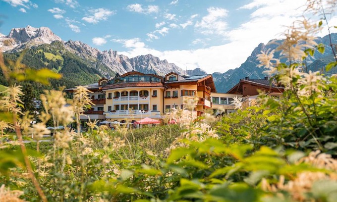 Hinterthal Hotel | Berg & SPA Hotel Urslauerhof