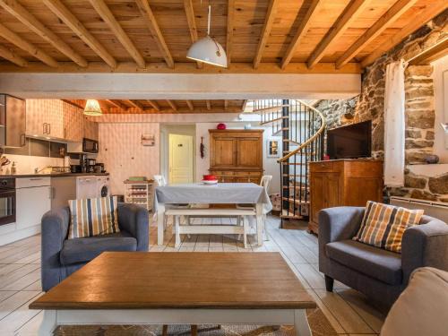 Sazos House | Bergerie Pyrénéenne Rénovée - 4 Chambres - 8 Pers. - Jardin - Stationnement Public - 3 Stations de Ski - FR-1-402-132