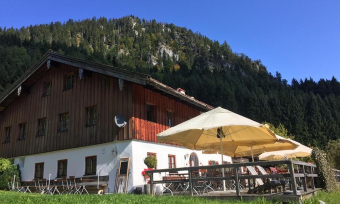 Ruhpolding Hotel | Berggasthof Butzn Wirt