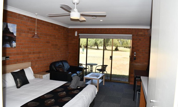 Berrigan Hotel | Berrigan Motel