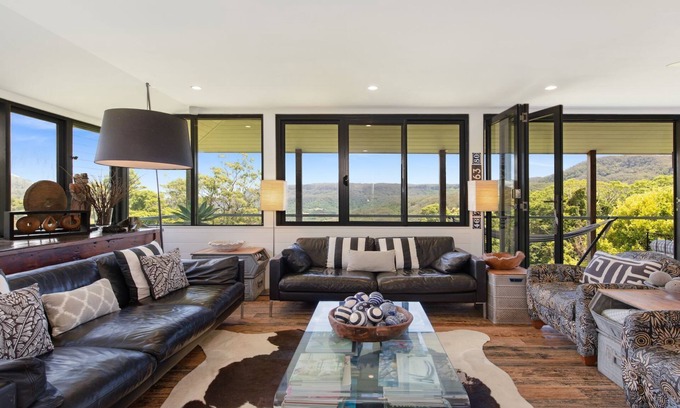 Brogers Creek Cottage | Berry Mountain Hideaway – peaceful retreat boasting the most spectacular views of Kangaroo Valley