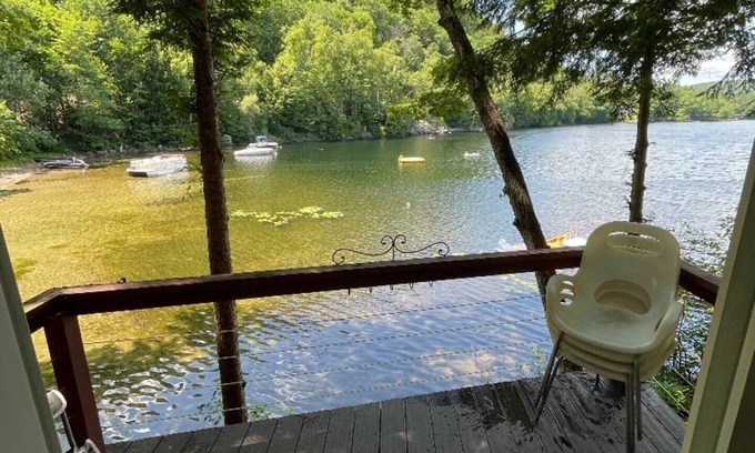 Winona House | Berta's Lake Front Cottage on Winona Lake!