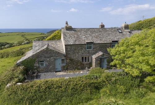 Trebarwith House | Besloe