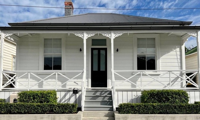 Devonport House | Bespoke Stays - Owens Road Villa