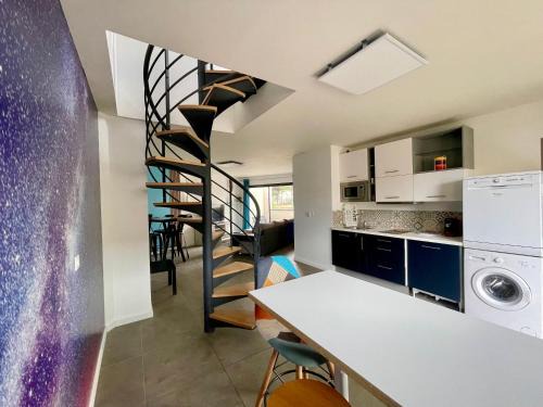 Bessan Apartment | Bessan 2 Ch 5 personnes wifi parking calme