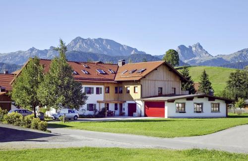Hopferau Villa | Best Butler Alp Villa 11 Personen I Blockhütte I Parken I Lagerfeuer I Netflix