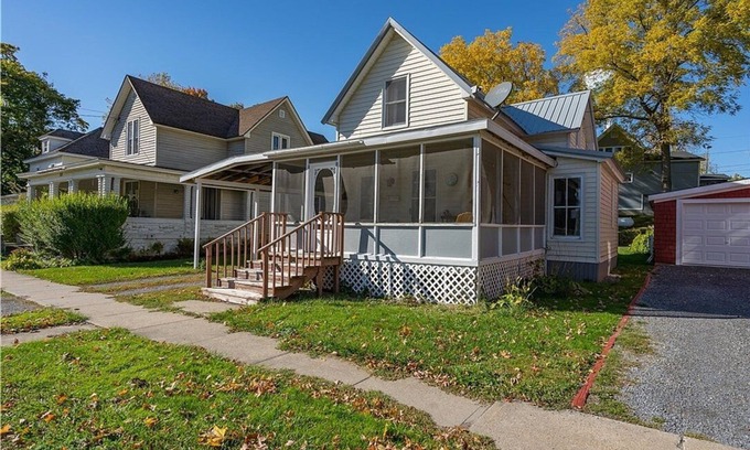 Alexandria Bay House | Best in the Bay! 3B/1.5ba, Pet friendly Home