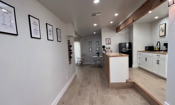 Murphys House | BEST LOCATION! Entire downtown cottage home
