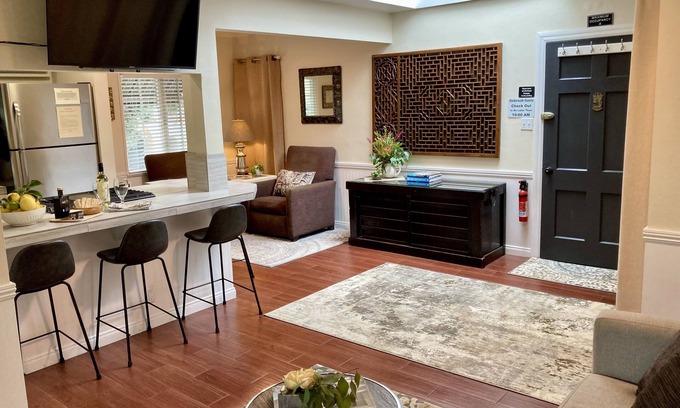 West Beach House | Best Location in town! Walk everywhere. Only 2 Blocks to Ocean, Pier & Wineries!