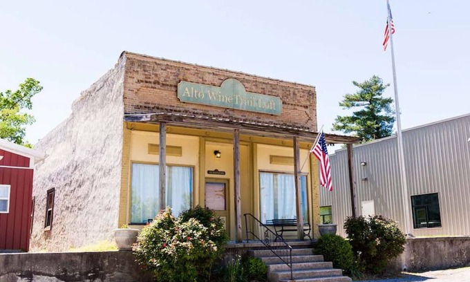 Alto Pass House | * Best Location on the Wine Trail! * Hiking Trail 1 min away * Wi-Fi *
