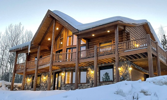 Grand Lake Cabin | Best Mtn/Lake views! Lodge on esteemed Lakeside Drive! Hot tub! Fido friendly!