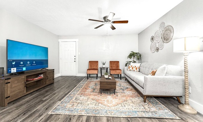 Arlington Apartment | Best of Arlington | Across from AT&T and Six Flags
