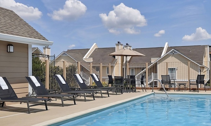 Gunter Afs Resort | Best Place to Stay in Montgomery! 3 Comfortable Units, Onsite Pool, Pets Allowed