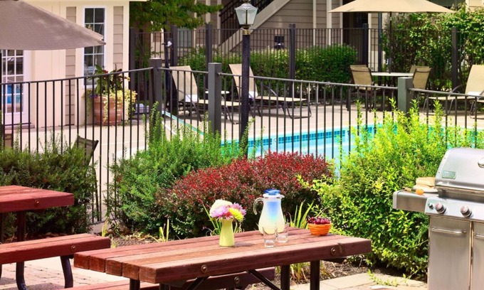 Dublin Resort | Best Place to Stay in Dublin! Free Parking, Pets Allowed