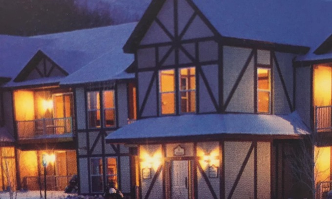 Boyne Falls Villa | Best Skiing, Snowboarding in Michigan; Hot Tub and Heated Pool