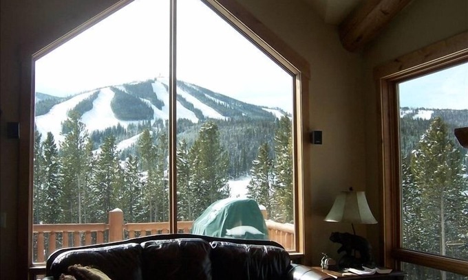 Winter Park House | Best Value Luxury Townhome in Lakota across from Ski Resort, Private Hot Tub!