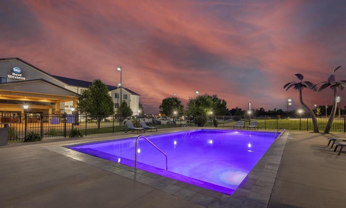 Dodge City Hotel | Best Western North Edge Inn