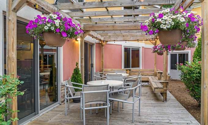 Traverse City Hotel | Best Western Plus Traverse City