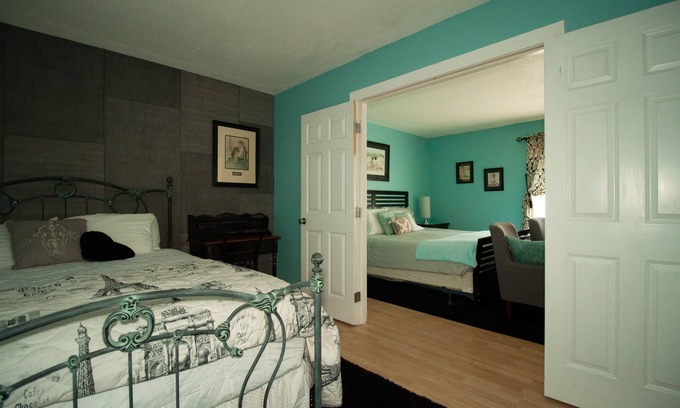 Yelm Bed & Breakfast | Betsy Pease Suite on BNB