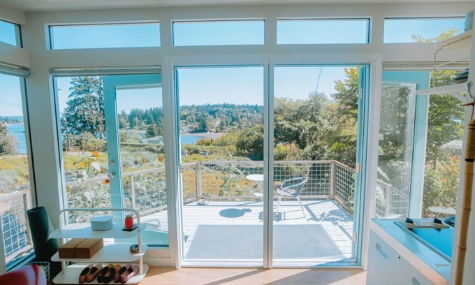 Vashon Island Apartment | Betty's Blue - A Room with a View