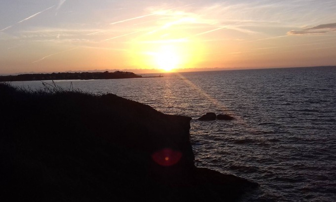 Asserac Apartment | Between sea and salt flats, Apartment in a house surrounded by a garden.