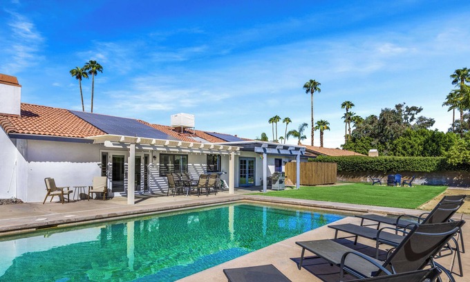 Araby House | Beverly Chills - A Ryson Property