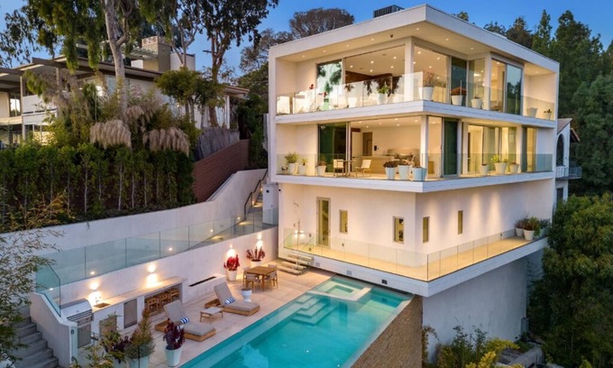 Beverly Hills Villa | Beverly Grove Modern - Modern Estate w/Japanese Garden & LA Views