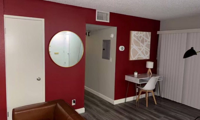 Pico - Robertson Apartment | Beverly Hills Charm. Rodeo+Cedar