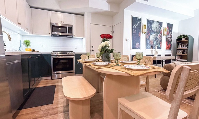 Beverly Hills Apartment | Beverly Hills, Designer Chic Residence - Where Style meets Comfort