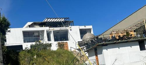 Guarne Bed & Breakfast | Beverly Hills Mansion room only