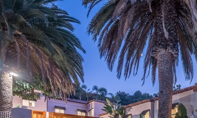 Beverly Hills House | Beverly Hills Mediterranean Estate we allow events with preapproval.