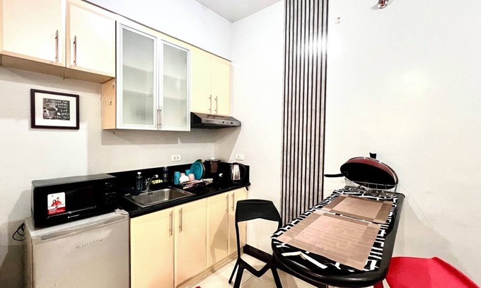 Taguig Apartment | BGC Mckinley Center Prime Accommodations