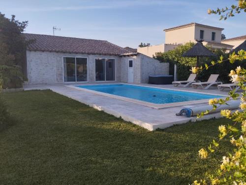 Saint-Etienne-du-Gres Apartment | Bienvenue au pied des Alpilles