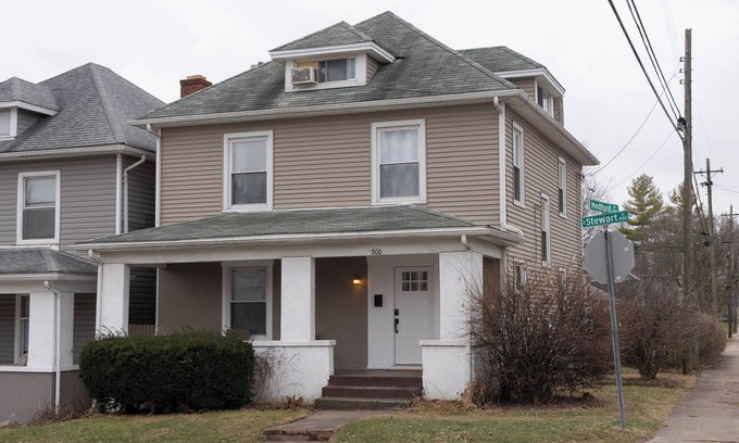 Dayton House | Big 3-Story Home, Walk to Campus.