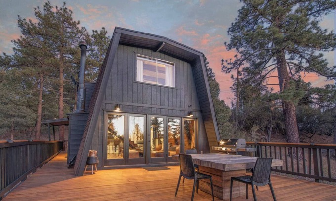Whispering Forest House | Big Bear Retreat w Fire Pit, Deck, & Cabin Vibes