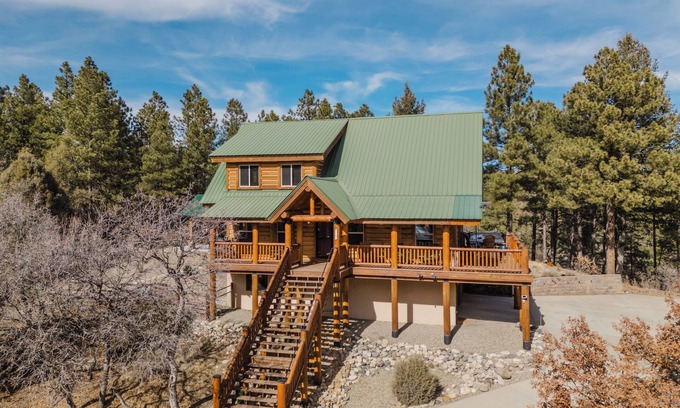 Timber Ridge Ranch House | Big, Beautiful Log Home with Mountain Views + Hot Tub!