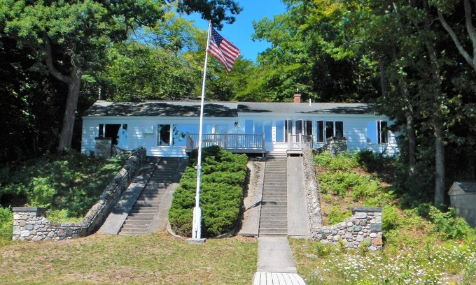 Glen Arbor Cottage | Big Glen Lake Cottage - Sleeping Bear Sand Dunes - Glen Arbor