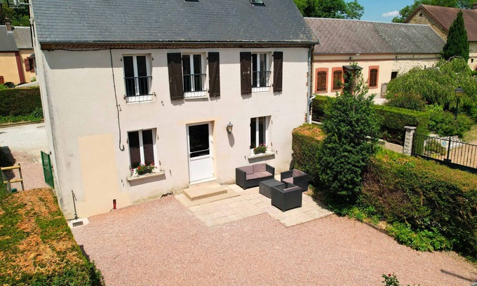 Ferrieres-la-Verrerie House | BIG HOUSE N°6