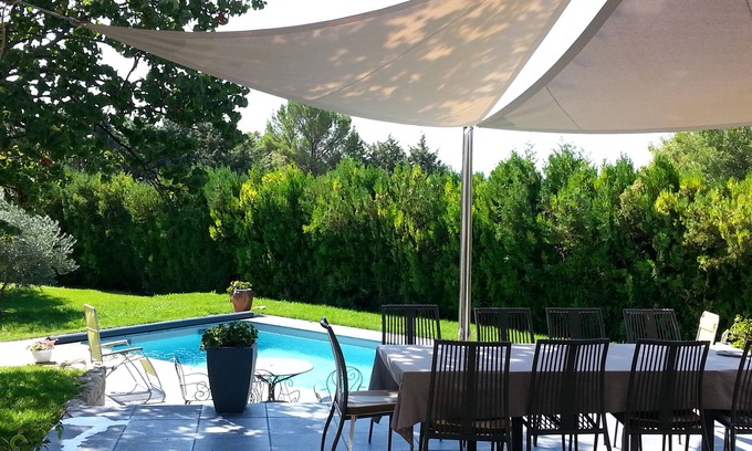 Mormoiron House | Big house in Provence. Huge garden with trees very near Mont Ventoux.