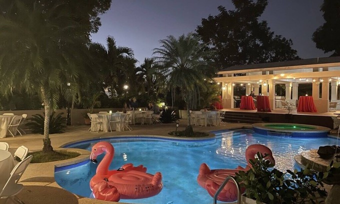 Santa Cruz Villa | Big Mansion Metro Area