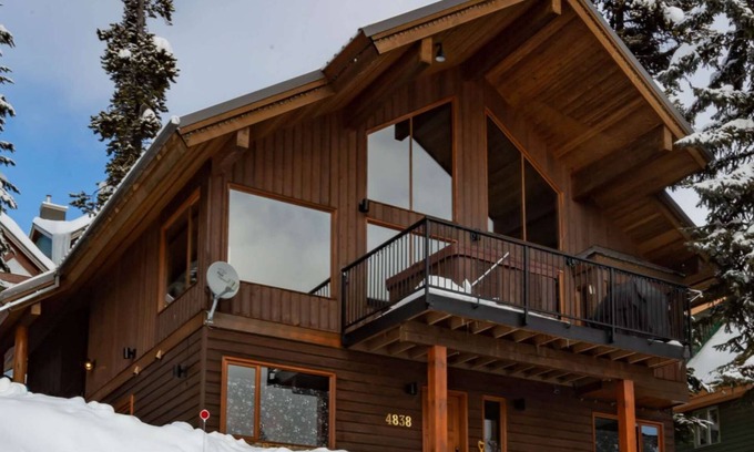 Snow Pine Estates Ski Chalet | Big White Is Calling - Big White BC